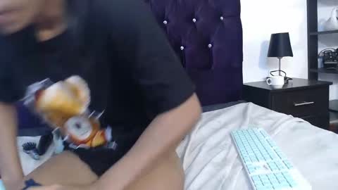 Snapshot of samantha_fox_squirt chatting on 01.22.25 lizzy online show from 01.22.25