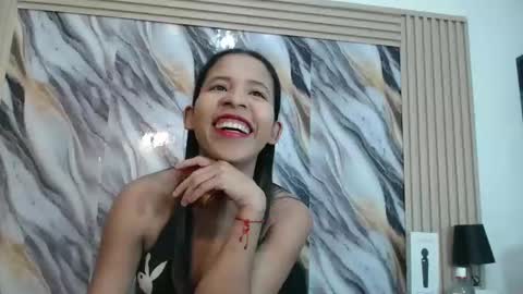 Snapshot of samantha_fox_squirt chatting on 10.26.25 lizzy online show from 10.26.25