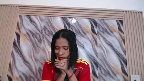 Snapshot of samantha_fox_squirt chatting on 11.27.25 lizzy online show from 11.27.25