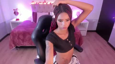 Snapshot of samantha_spike chatting on 12.19.25 Samantha online show from 12.19.25