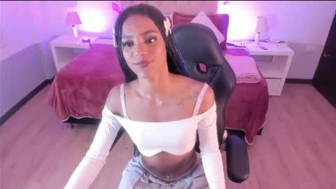 Snapshot of samantha_spike chatting on 01.17.26 Samantha online show from 01.17.26