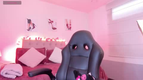 Snapshot of samantha_spike chatting on 01.18.26 Samantha online show from 01.18.26