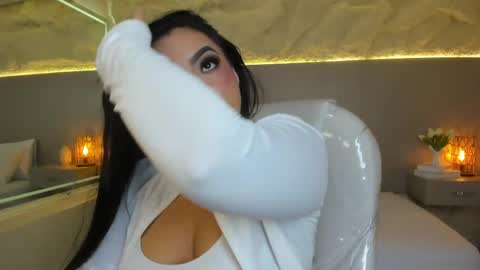 Snapshot of samanthaa_22_ chatting on 05.18.26 Samanthaa online show from 05.18.26