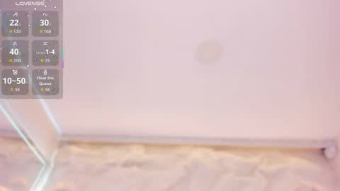 Snapshot of samanthaa_22_ chatting on 05.30.26 Samanthaa online show from 05.30.26