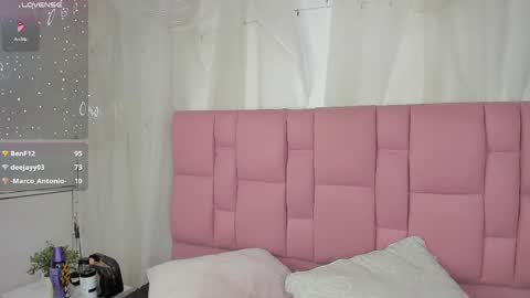 Snapshot of samanthaa_black chatting on 02.13.25 Sam online show from 02.13.25