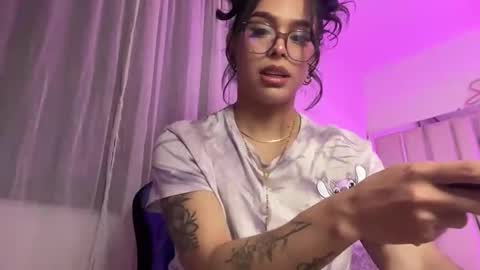 Snapshot of samanthabernardo_ chatting on 05.26.26 Samantha Bernardo online show from 05.26.26