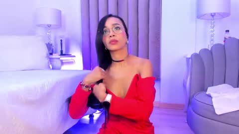 Snapshot of samanthaferrer_ chatting on 12.24.24 Samantha online show from 12.24.24