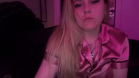 Snapshot of samanthafever chatting on 05.14.26 samanthafever online show from 05.14.26