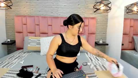 Samantha online show from 01.24.25