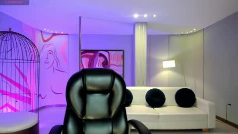 Snapshot of samanthaklein_ chatting on 11.11.25 Samantha Klein online show from 11.11.25