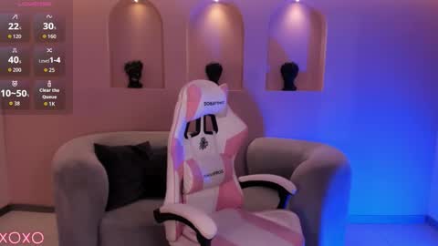 Snapshot of samanthaklein_ chatting on 11.29.25 Samantha Klein online show from 11.29.25