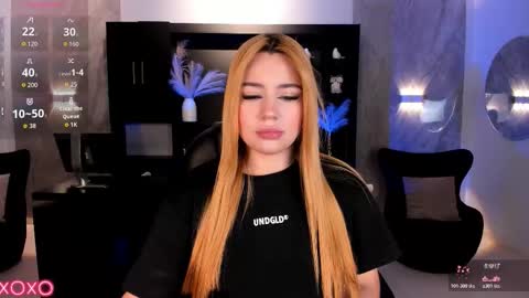 Snapshot of samanthaklein_ chatting on 11.30.25 Samantha Klein online show from 11.30.25