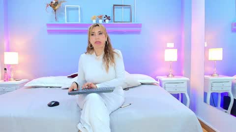 Samanta online show from 02.14.25