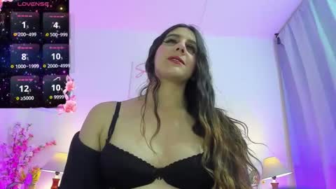 Snapshot of samanthamillher1021 chatting on 10.28.25 samanthamillher1021 online show from 10.28.25