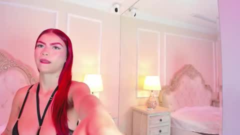 Snapshot of samanthapierce chatting on 10.14.25 Samantha online show from 10.14.25