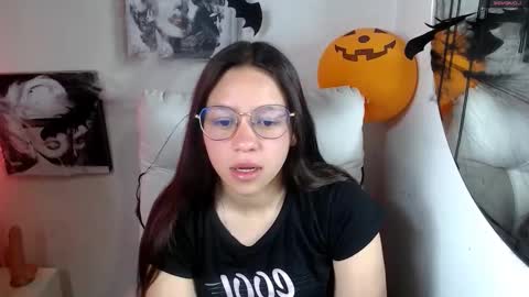 Snapshot of samantharoldan chatting on 11.02.25 Samantha online show from 11.02.25