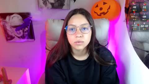 Snapshot of samantharoldan chatting on 11.05.25 Samantha online show from 11.05.25