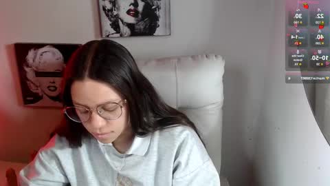 Snapshot of samantharoldan chatting on 11.06.25 Samantha online show from 11.06.25