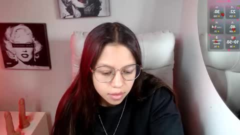 Snapshot of samantharoldan chatting on 11.13.25 Samantha online show from 11.13.25