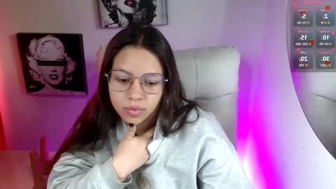 Snapshot of samantharoldan chatting on 11.14.25 Samantha online show from 11.14.25