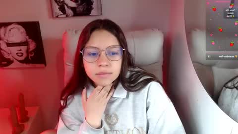 Snapshot of samantharoldan chatting on 11.20.25 Samantha online show from 11.20.25