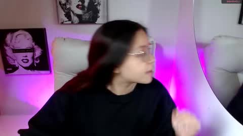 Snapshot of samantharoldan chatting on 02.18.26 Samantha online show from 02.18.26