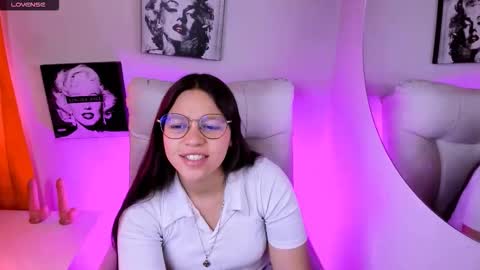 Snapshot of samantharoldan chatting on 03.15.26 Samantha online show from 03.15.26