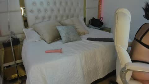 Snapshot of samantharoseee chatting on 10.03.25 samantharoseee online show from 10.03.25