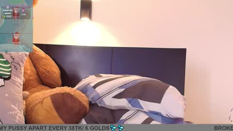 Snapshot of samantta98 chatting on 11.28.25 SAMMY online show from 11.28.25