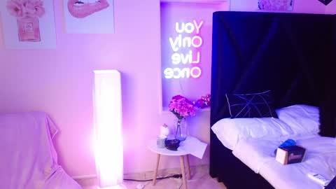 Snapshot of samara_glow chatting on 04.10.26 Samara online show from 04.10.26