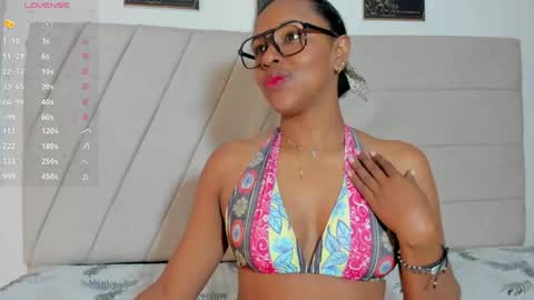 samaraa_smith1 online show from 04.25.26