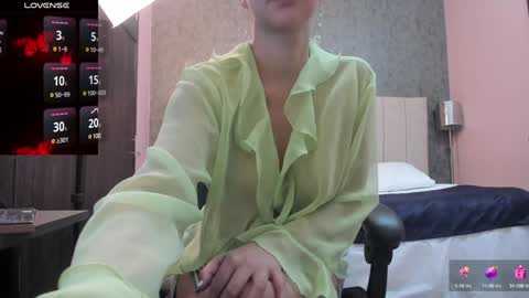 Snapshot of samarha_xue chatting on 01.23.25 Sara online show from 01.23.25