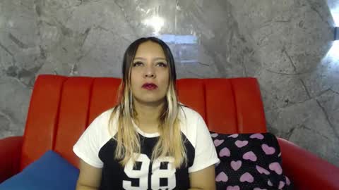 Snapshot of sami_1_8 chatting on 12.18.25 Samy online show from 12.18.25