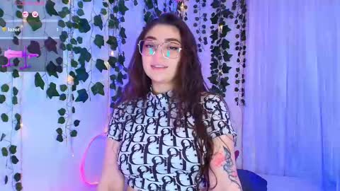 Snapshot of samii_evans chatting on 11.18.25 samii evans online show from 11.18.25