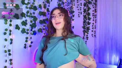 Snapshot of samii_evans chatting on 11.27.25 samii evans online show from 11.27.25