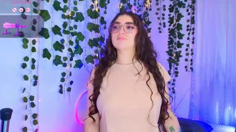 Snapshot of samii_evans chatting on 11.28.25 samii evans online show from 11.28.25