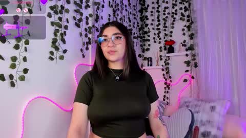 Snapshot of samii_evans chatting on 03.22.26 samii evans online show from 03.22.26