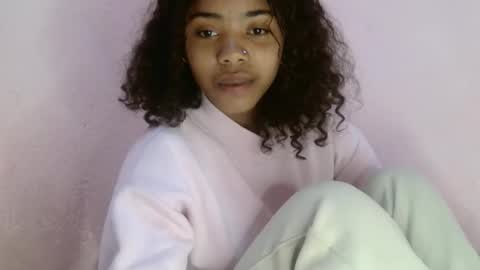 Snapshot of samina2255 chatting on 09.25.25 samina2255 online show from 09.25.25