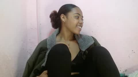 Snapshot of samina2255 chatting on 09.27.25 samina2255 online show from 09.27.25