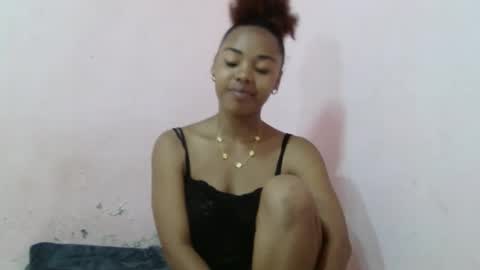 Snapshot of samina2255 chatting on 10.25.25 samina2255 online show from 10.25.25