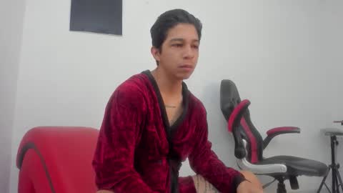 Snapshot of sammy_and_mike_ls chatting on 02.05.26 Sophie y Mark online show from 02.05.26