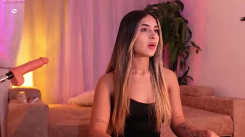 Snapshot of sammylaszlow chatting on 10.28.25 Sammy online show from 10.28.25