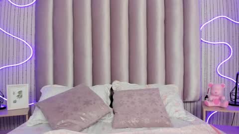 Snapshot of sammylewismd chatting on 04.06.26 Samantha online show from 04.06.26