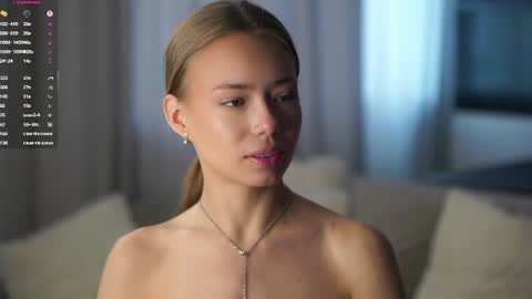 Vivienne online show from 06.17.26