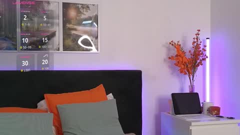 Snapshot of sammypeeks chatting on 11.06.25 SammyPeeks online show from 11.06.25