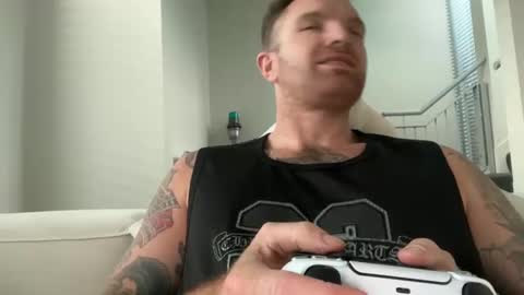 Snapshot of samrainesbaby chatting on 01.09.25 HornyAsFuck online show from 01.09.25