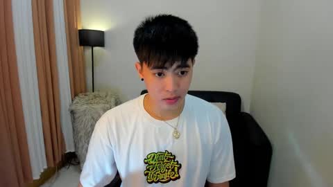 Snapshot of samuelangelo chatting on 12.19.24 Sam online show from 12.19.24