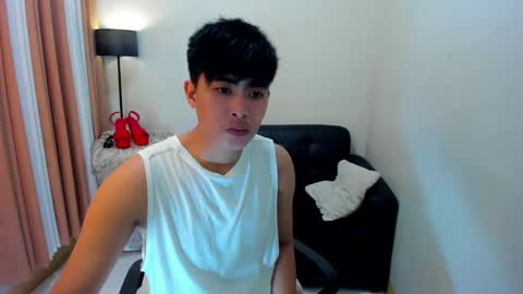 Snapshot of samuelangelo chatting on 02.13.25 Sam online show from 02.13.25