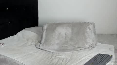 Snapshot of samuelholt chatting on 12.14.24 Samuel online show from 12.14.24