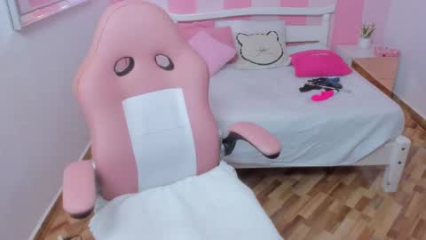 Find me at  when im offline here. online show from 10.04.25